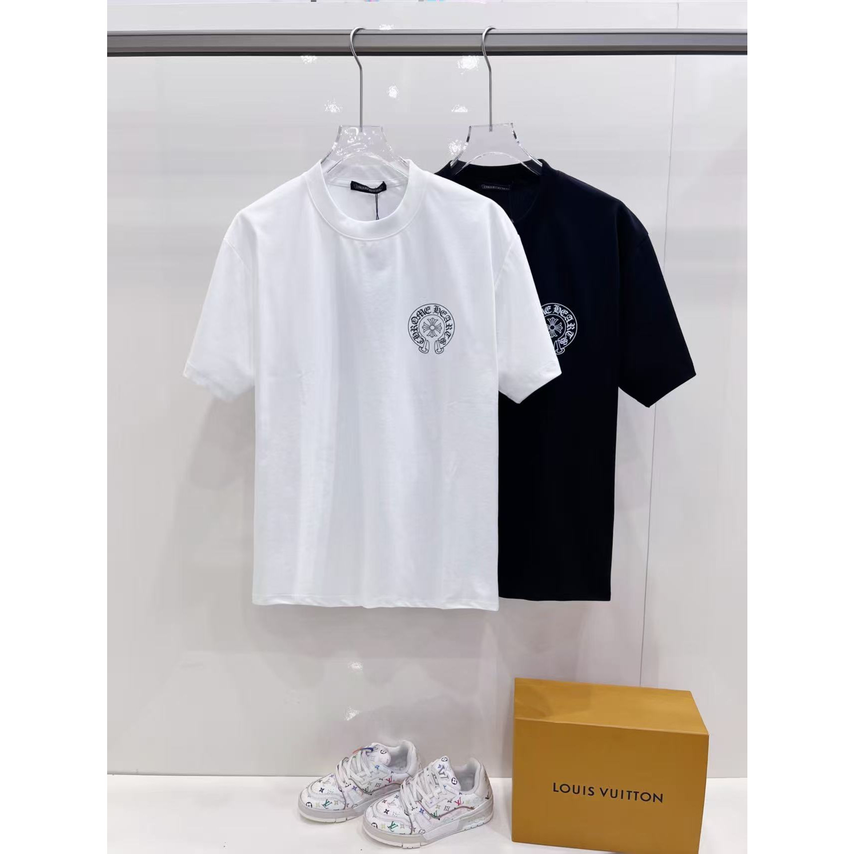 <p>CHROME HEARTS 短袖圆领T恤(黑)</p>