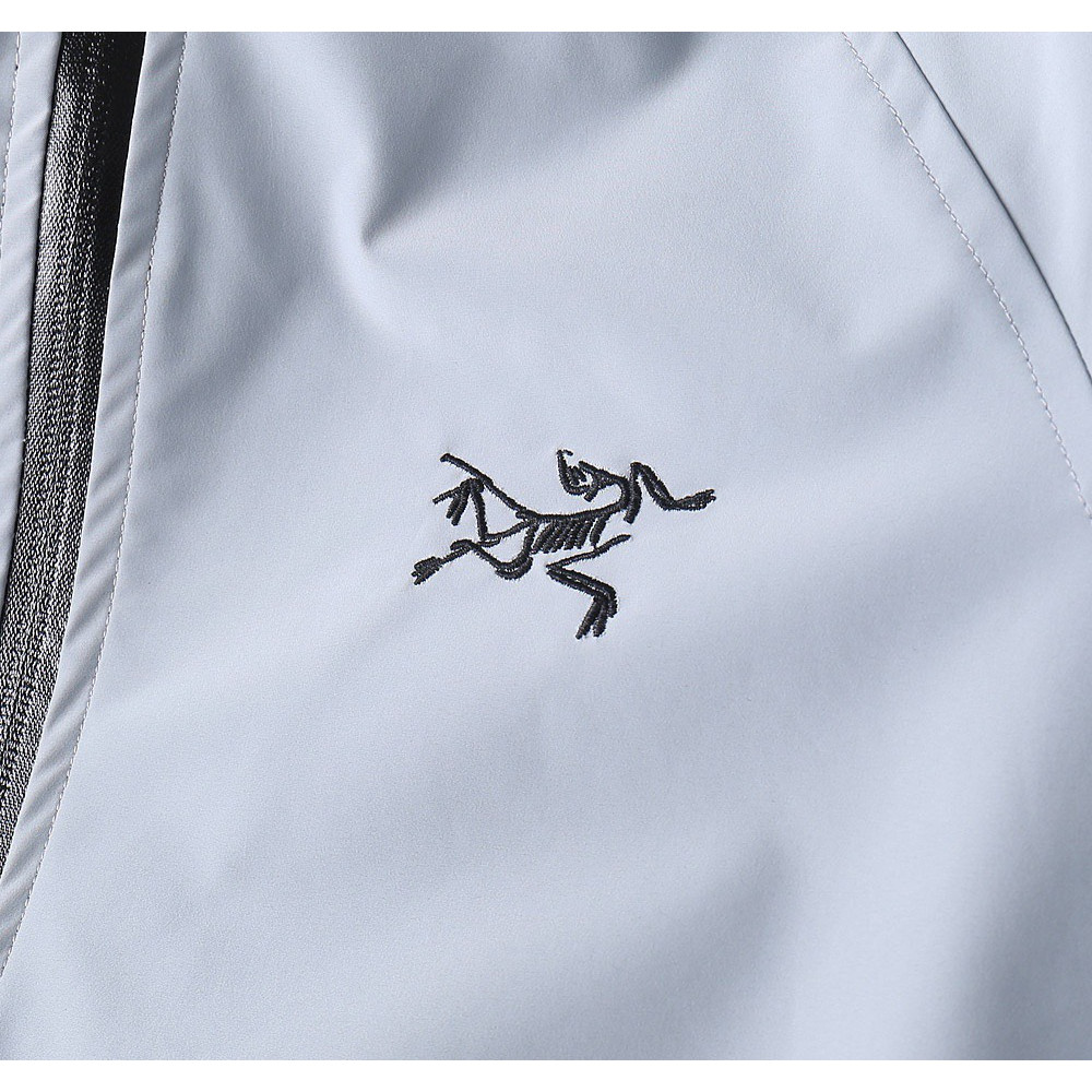 <p>Arc'teryx 新款男士夹克外套</p>