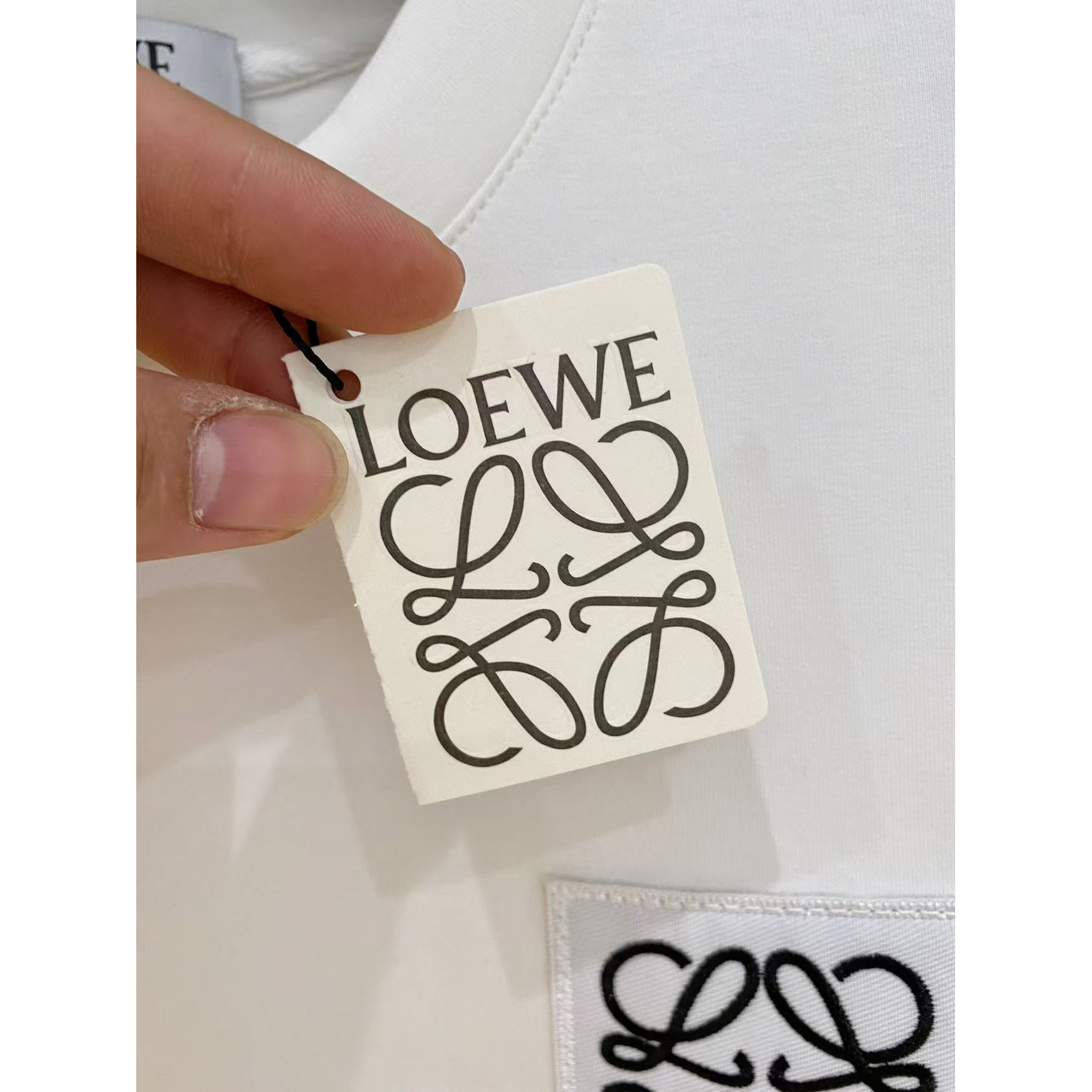 <p>LOEWE 太空棉卫衣(白)</p>