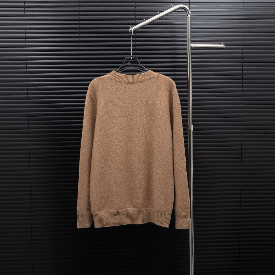 <p>BURBERRY&nbsp;战马 LOGO长袖毛衣</p>