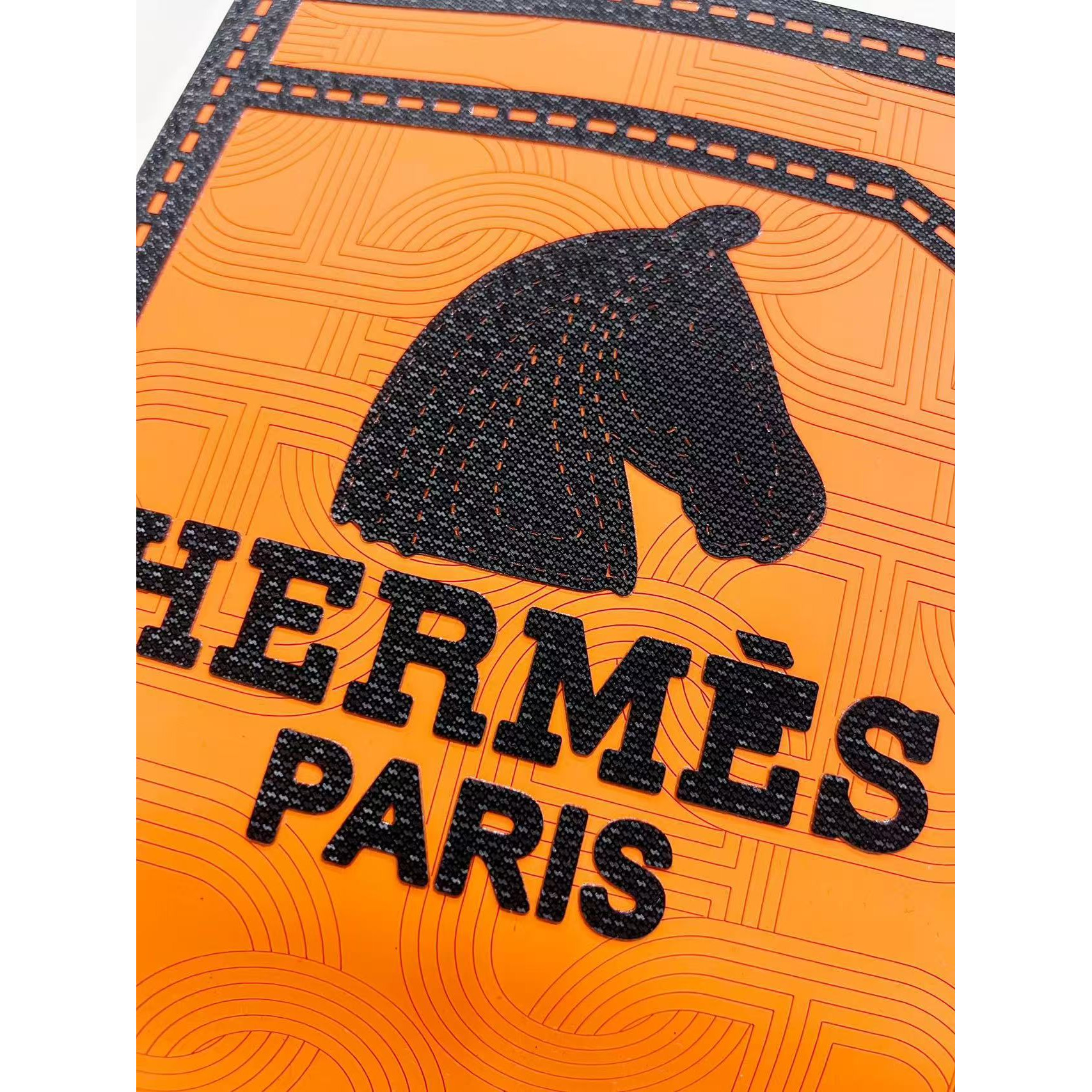 <p>HERMES 短袖圆领T恤(白)</p>