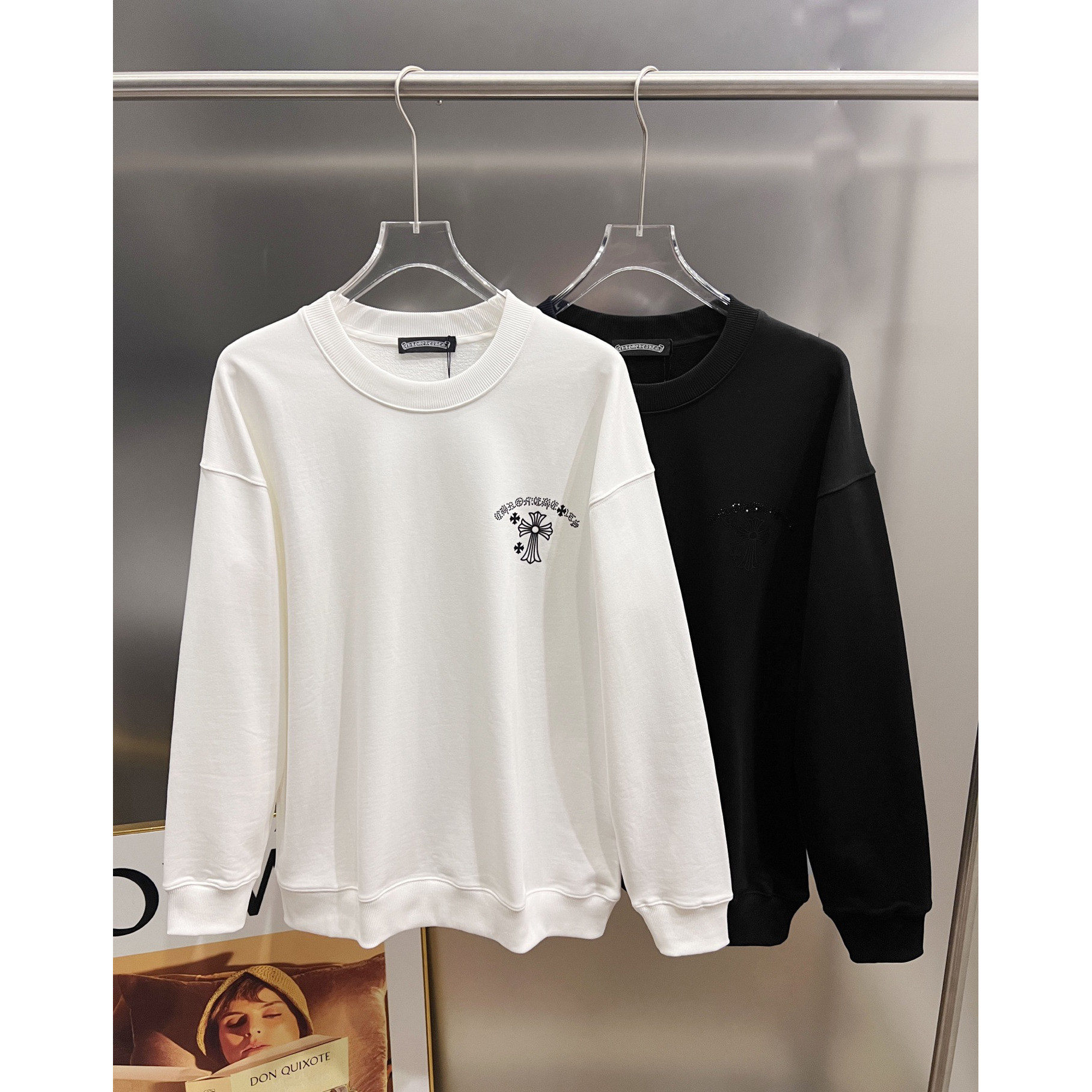 <p>CHROME HEARTS 圆领长袖卫衣(白)</p>