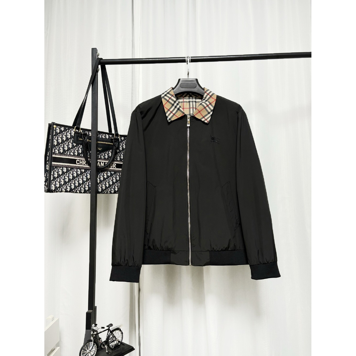 <p>Burberry 夹克外套</p>