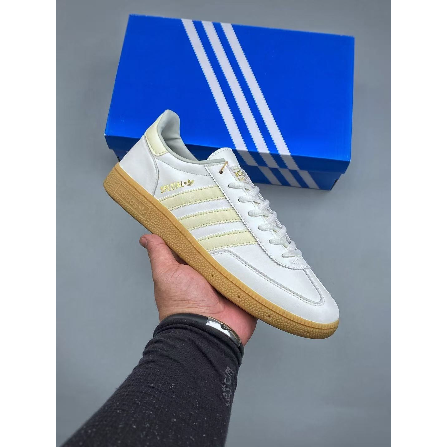 <p>Adidas Handball Spezial&nbsp; 复古休闲板鞋&nbsp;</p>
