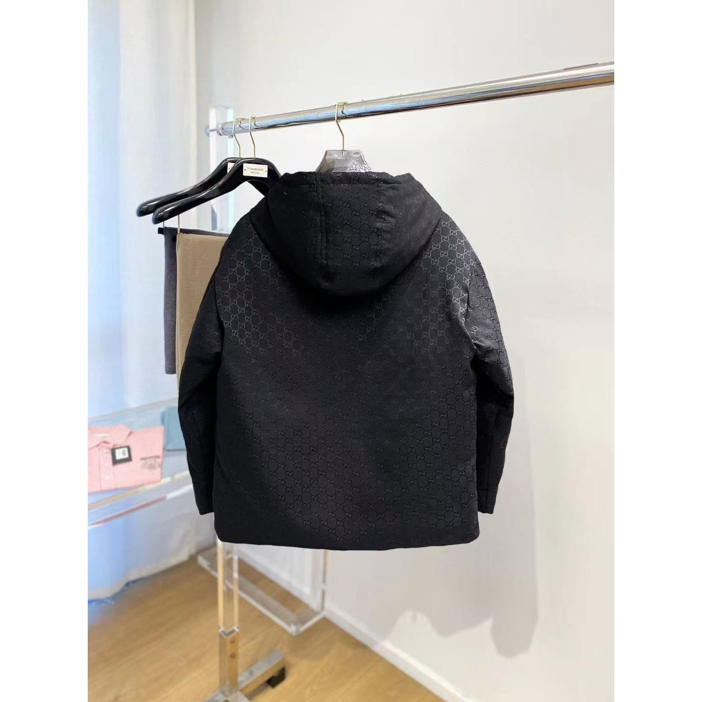 <p>GUCCI 秋冬新款羽绒服(黑)</p>
