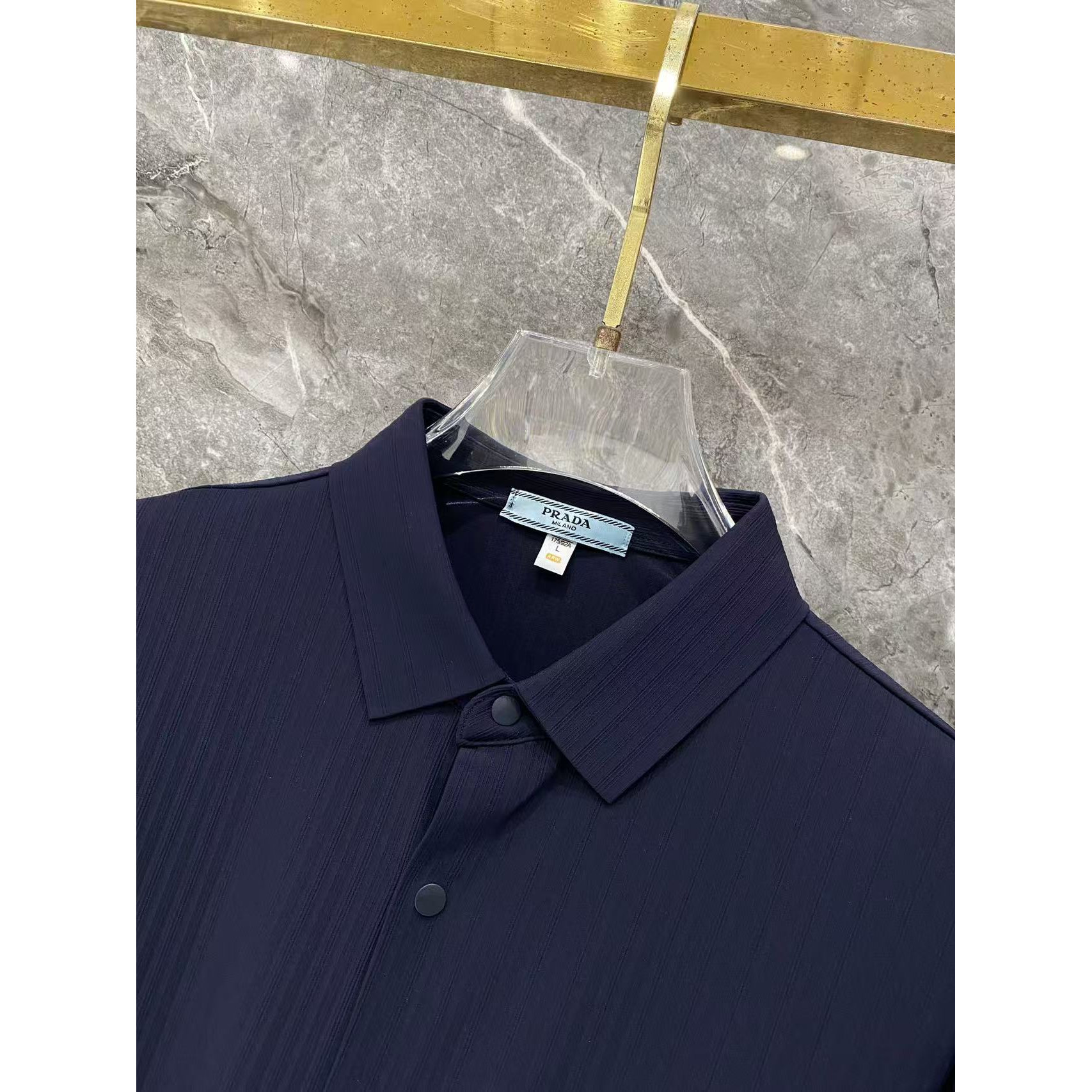 <p>Prada 秋冬长袖Polo(783002)</p>