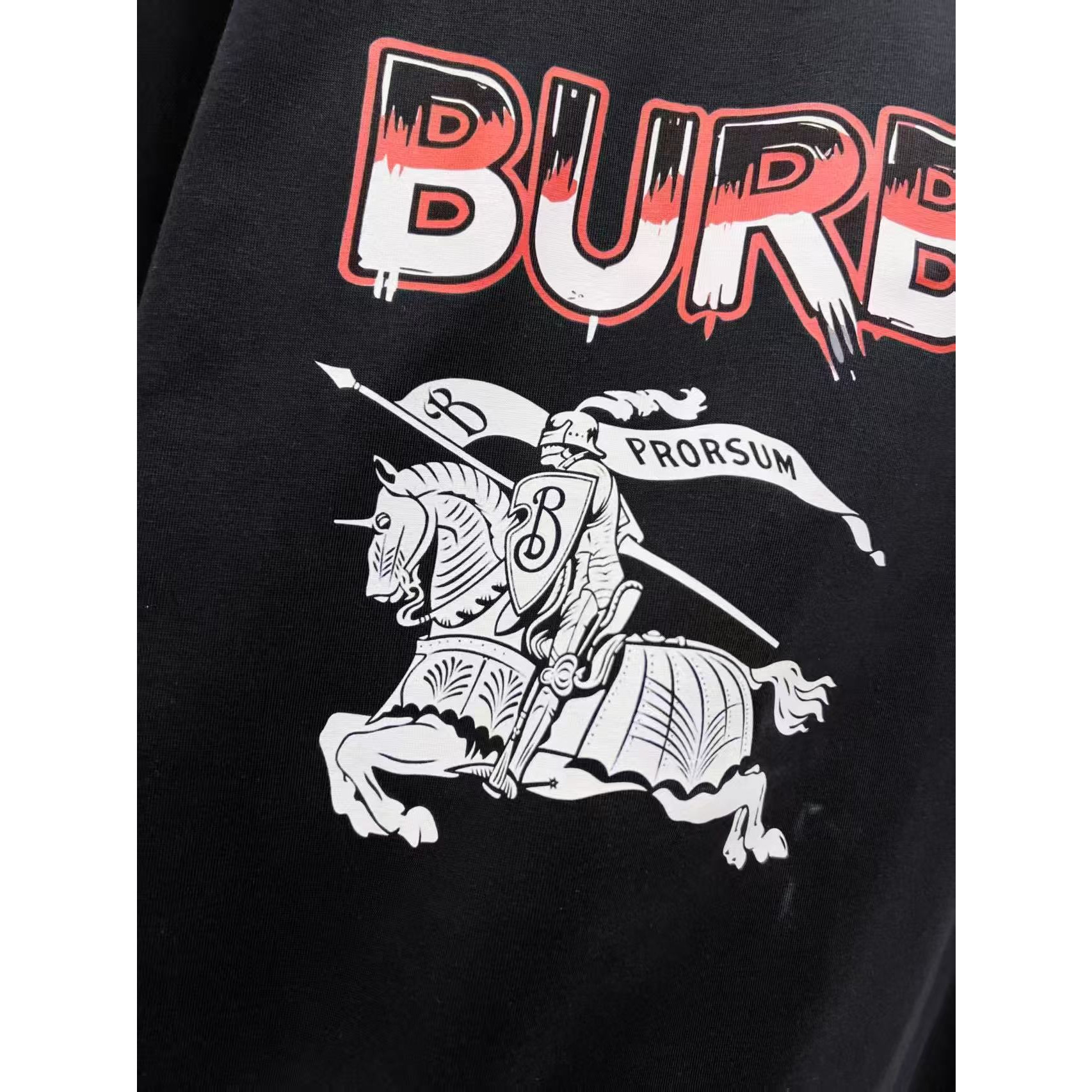 <p>BURBERRY&nbsp;短袖圆领T恤(黑)</p>