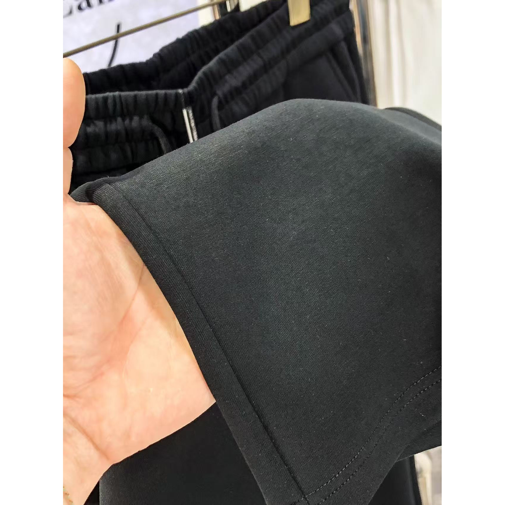 <p>Balenciaga 高品质时尚休闲裤(782947)</p>