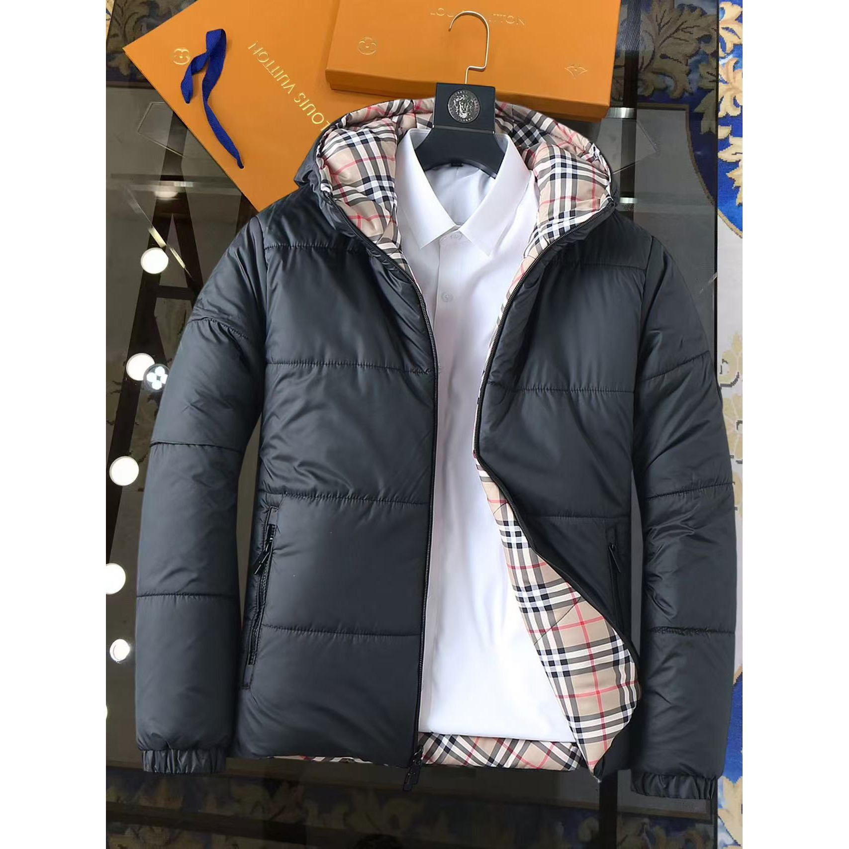 <p>BURBERRY 加厚棉服外套(黑)</p>