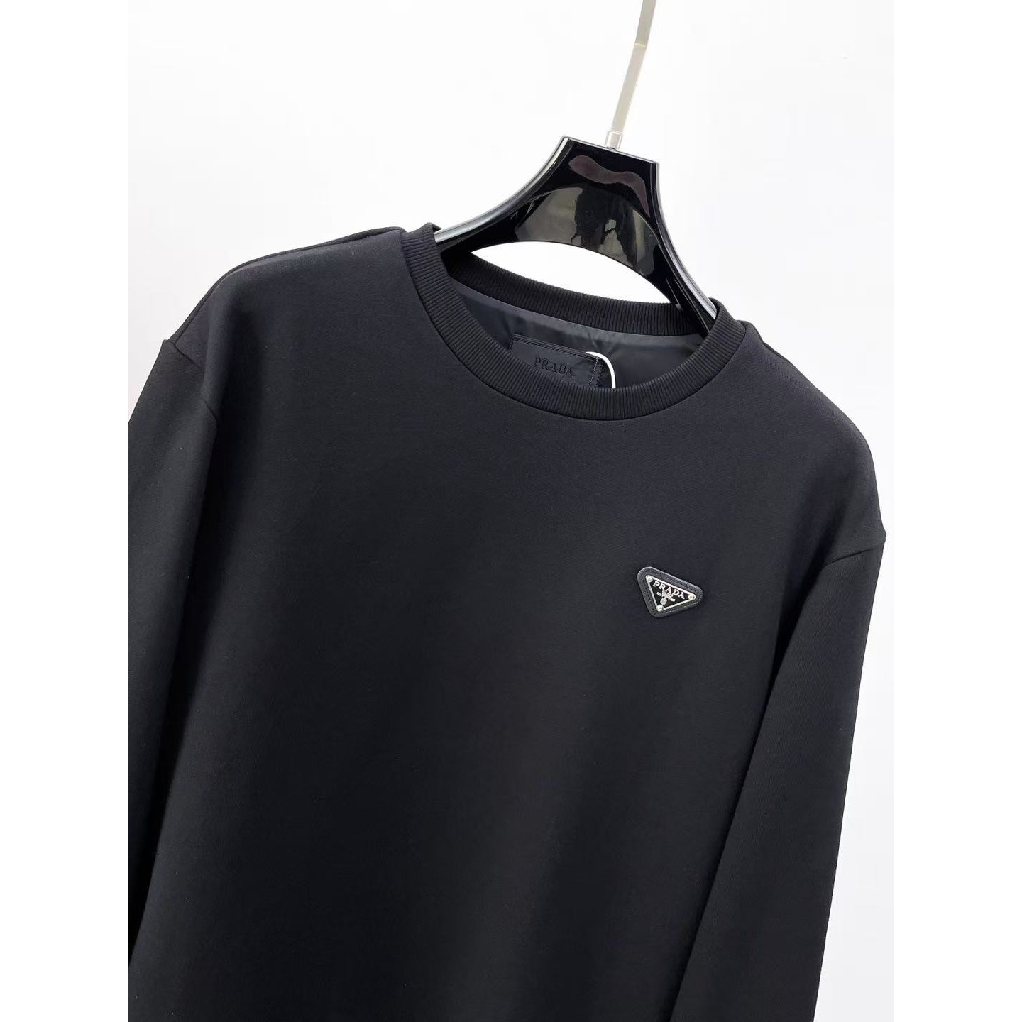 <p>PRADA 圆领卫衣(黑)</p>