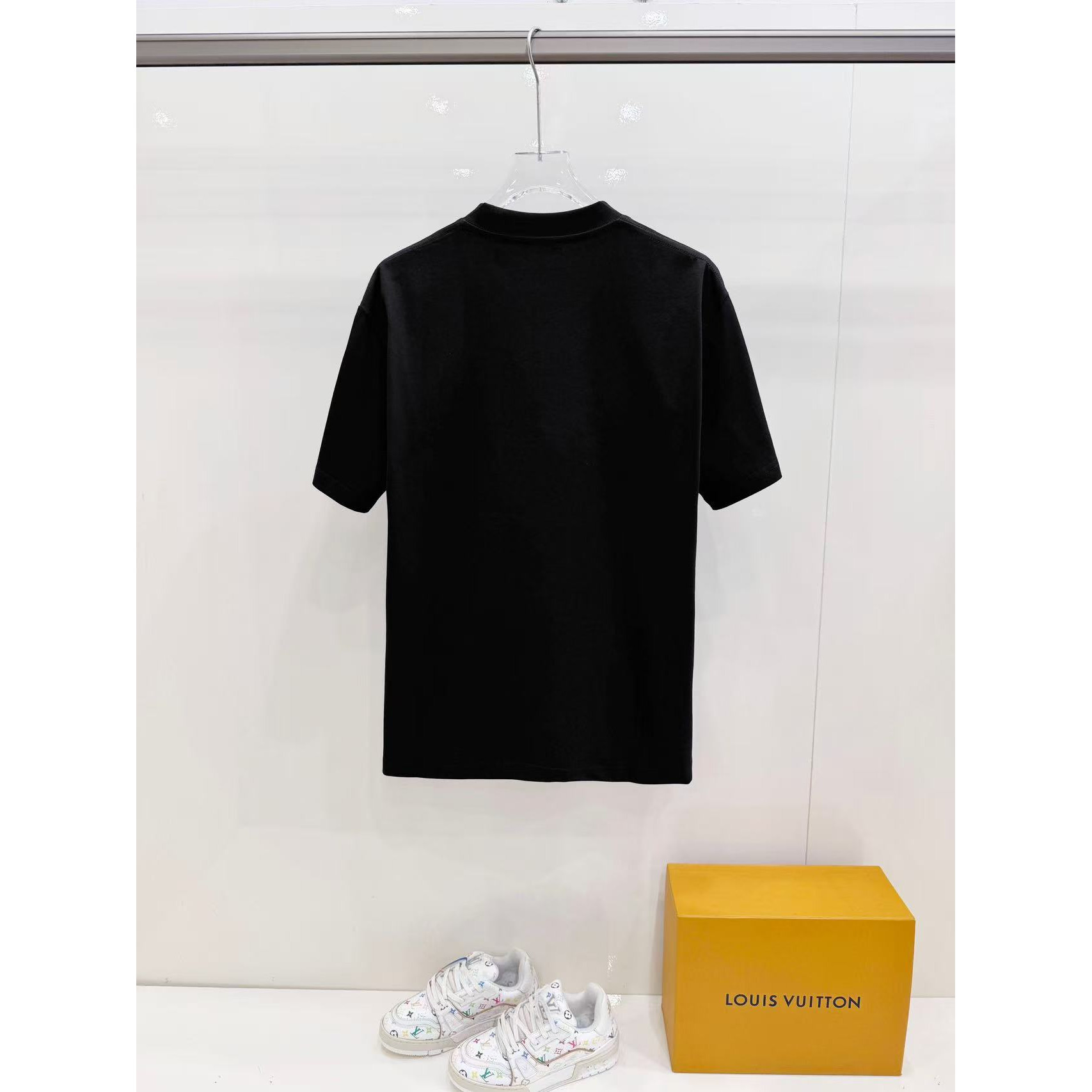 <p>Balenciaga 老爹鞋子短袖t恤(黑)&nbsp;</p>