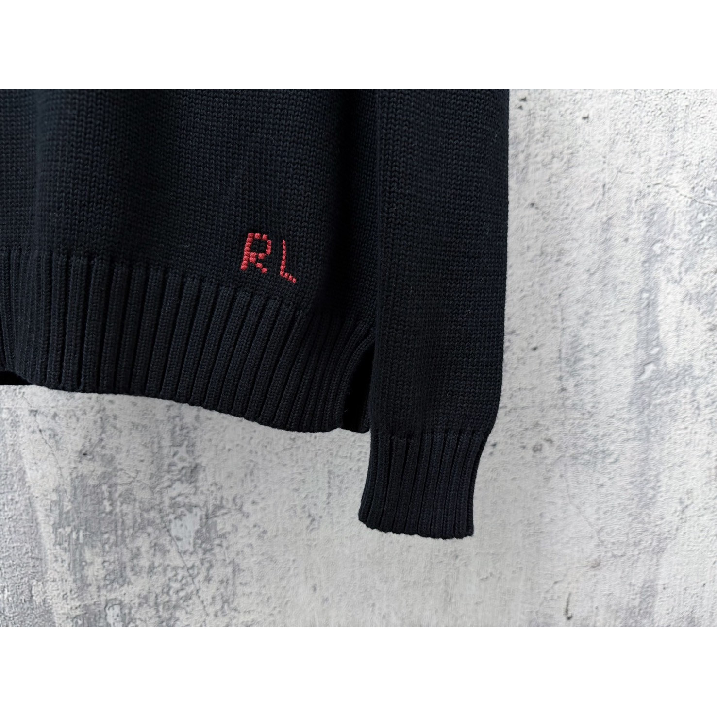 <p>Ralph Lauren 宽松版棉圆领针织衫(黑)</p>
