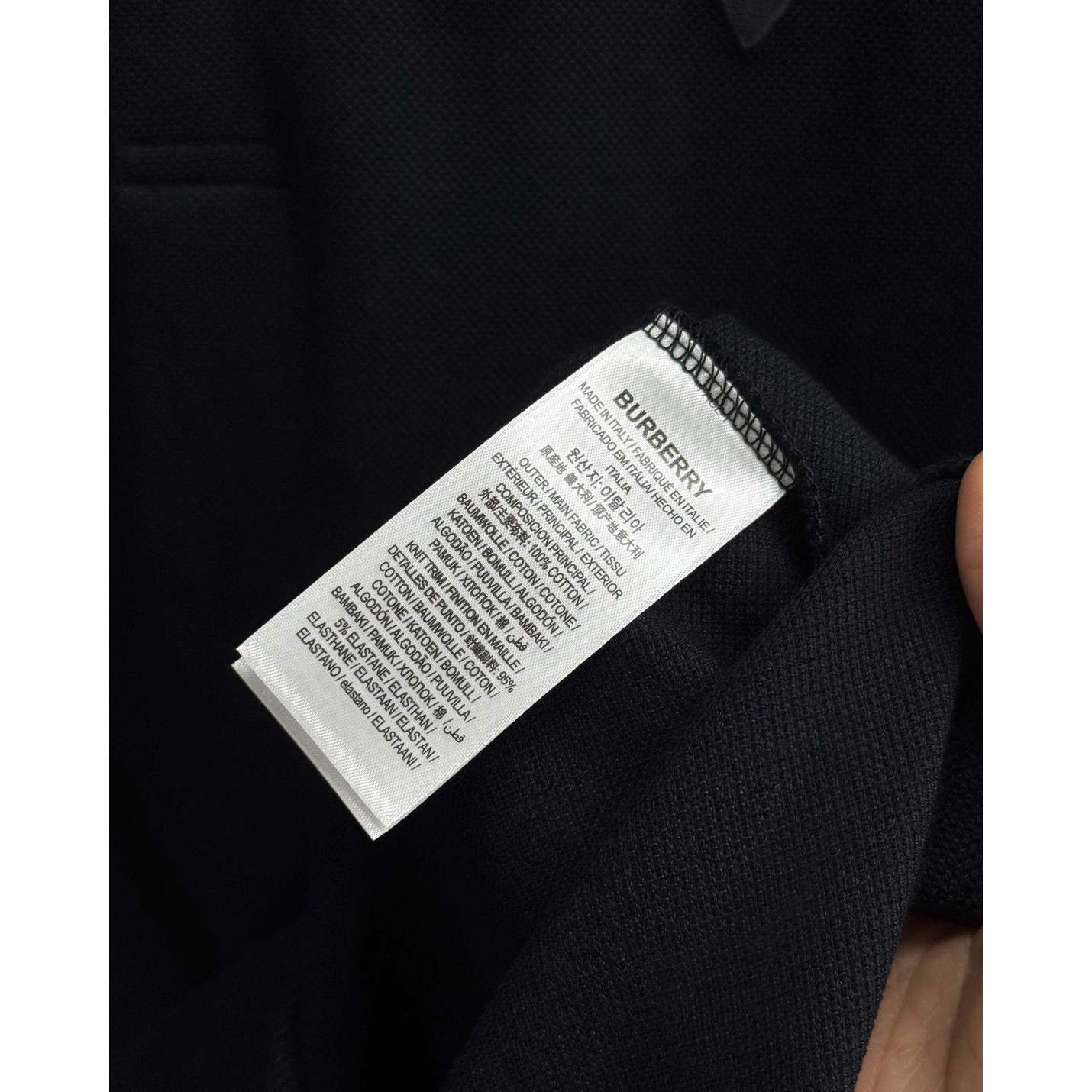 <p>BURBERRY 短袖翻领polo衫(黑)</p>