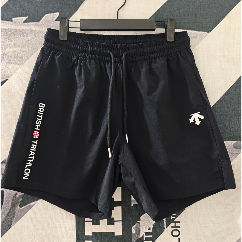 <p>DESCENTE 運動速乾短褲</p>