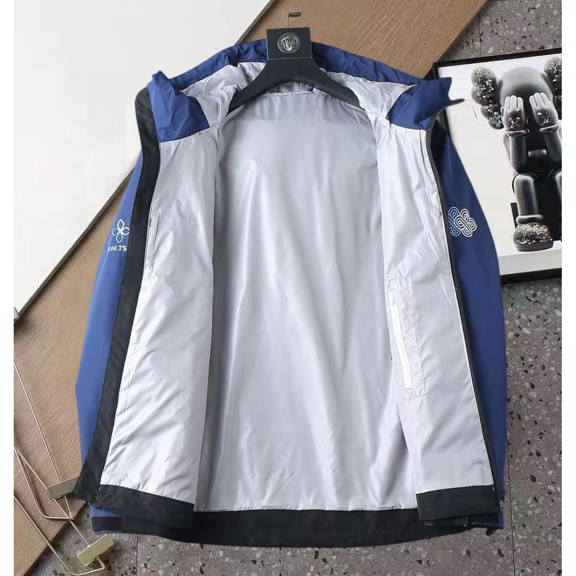 <p>Arc'teryx 男士夹克外套(800818)</p>