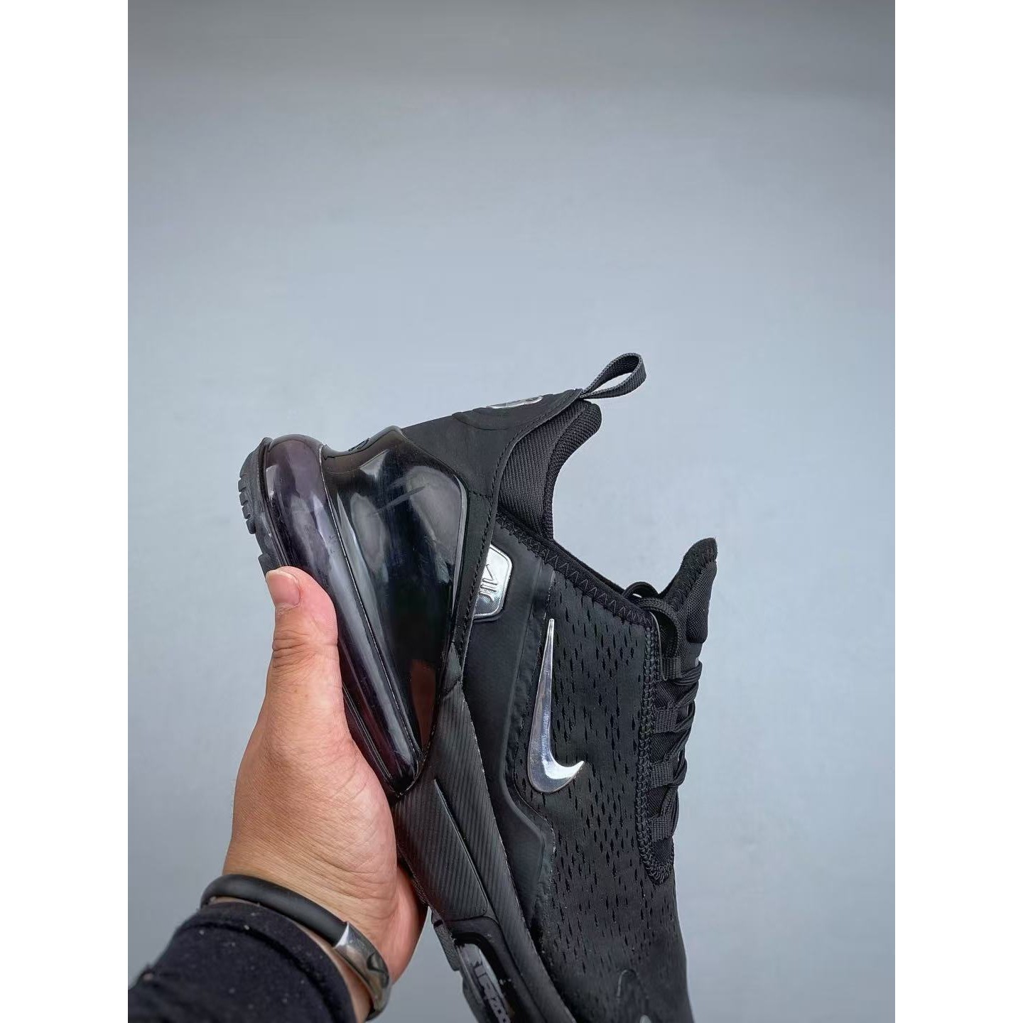 <p>Nike AIR MAX 气垫休闲跑鞋(黑)</p>