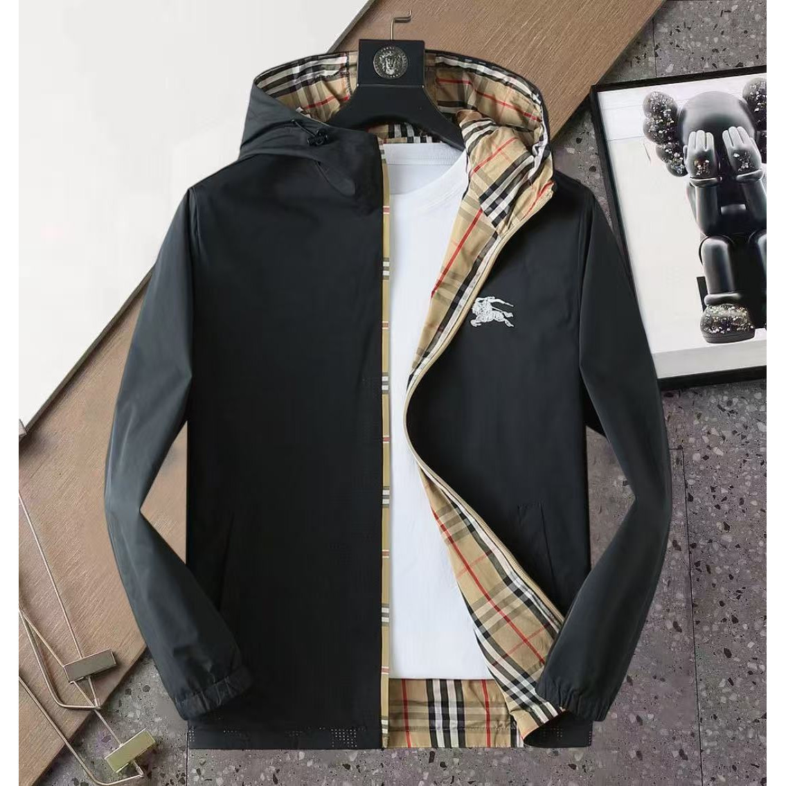 <p>BURBERRY 男士夹克外套(800879)</p>
