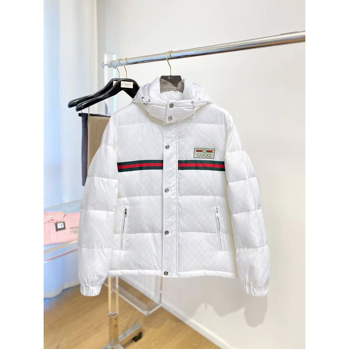 <p>GUCCI 秋冬新款羽绒服(白)</p>