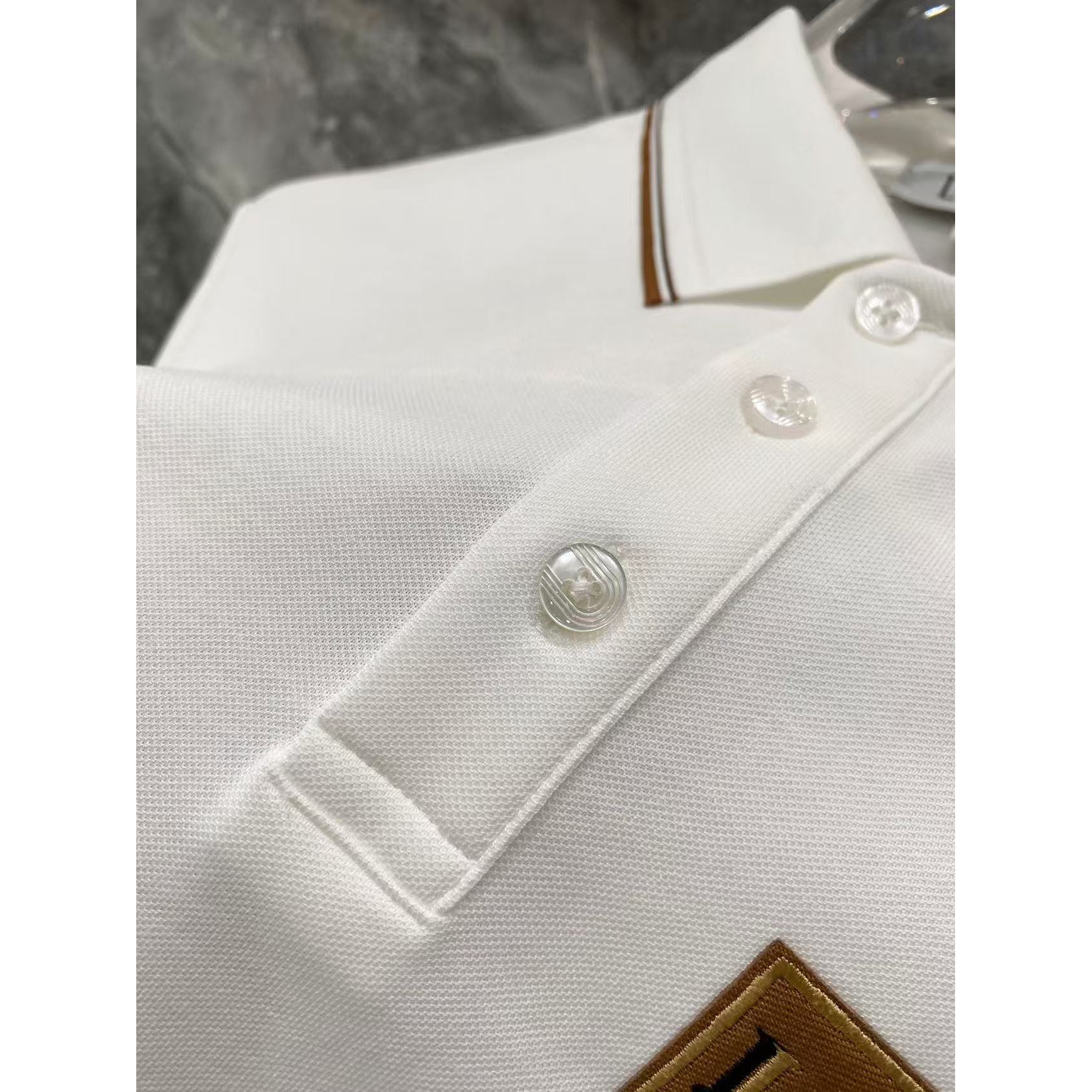 <p>LOEWE 秋冬长袖Polo(782986)</p>