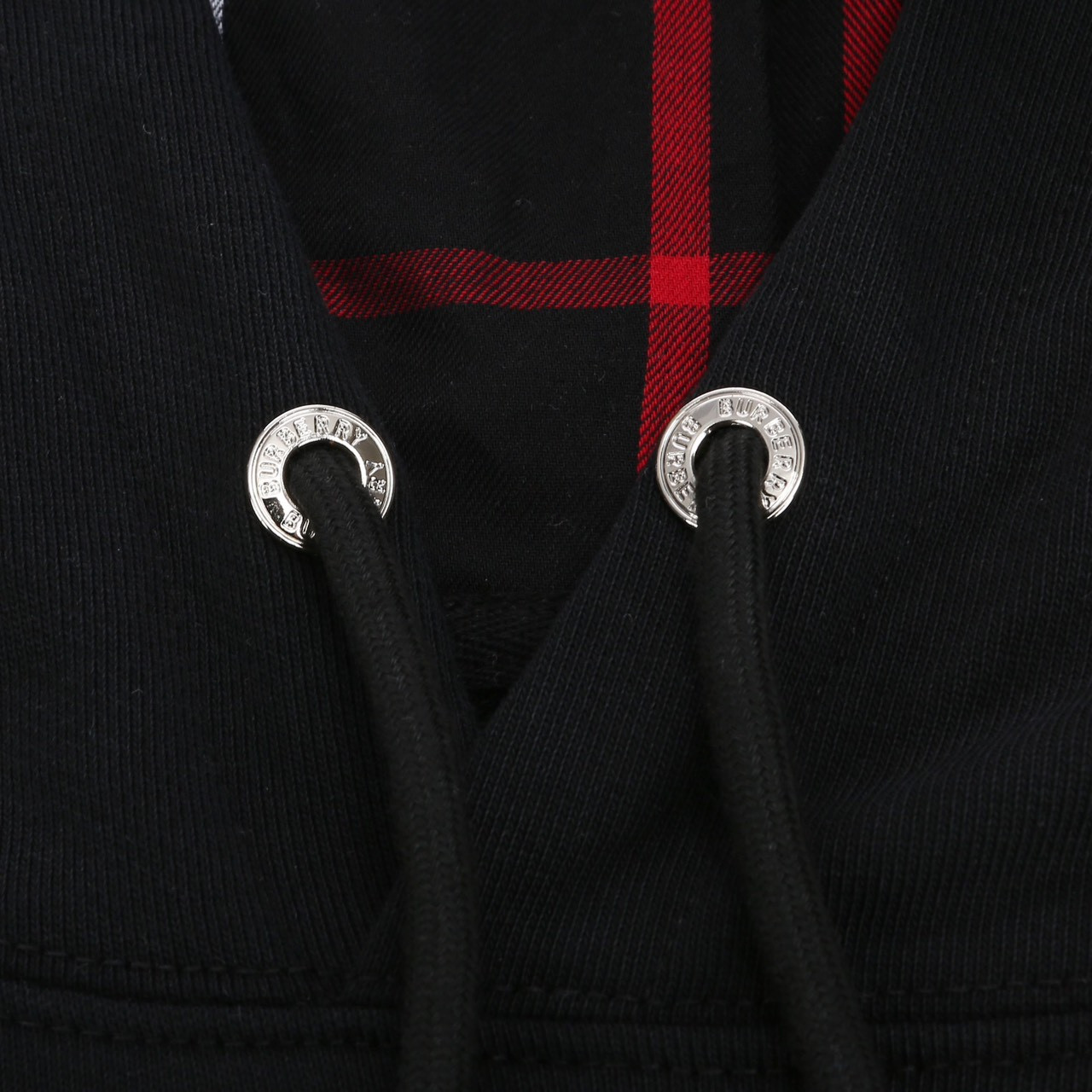 <p>Burberry 战马logo绣花连帽卫衣(黑)</p>