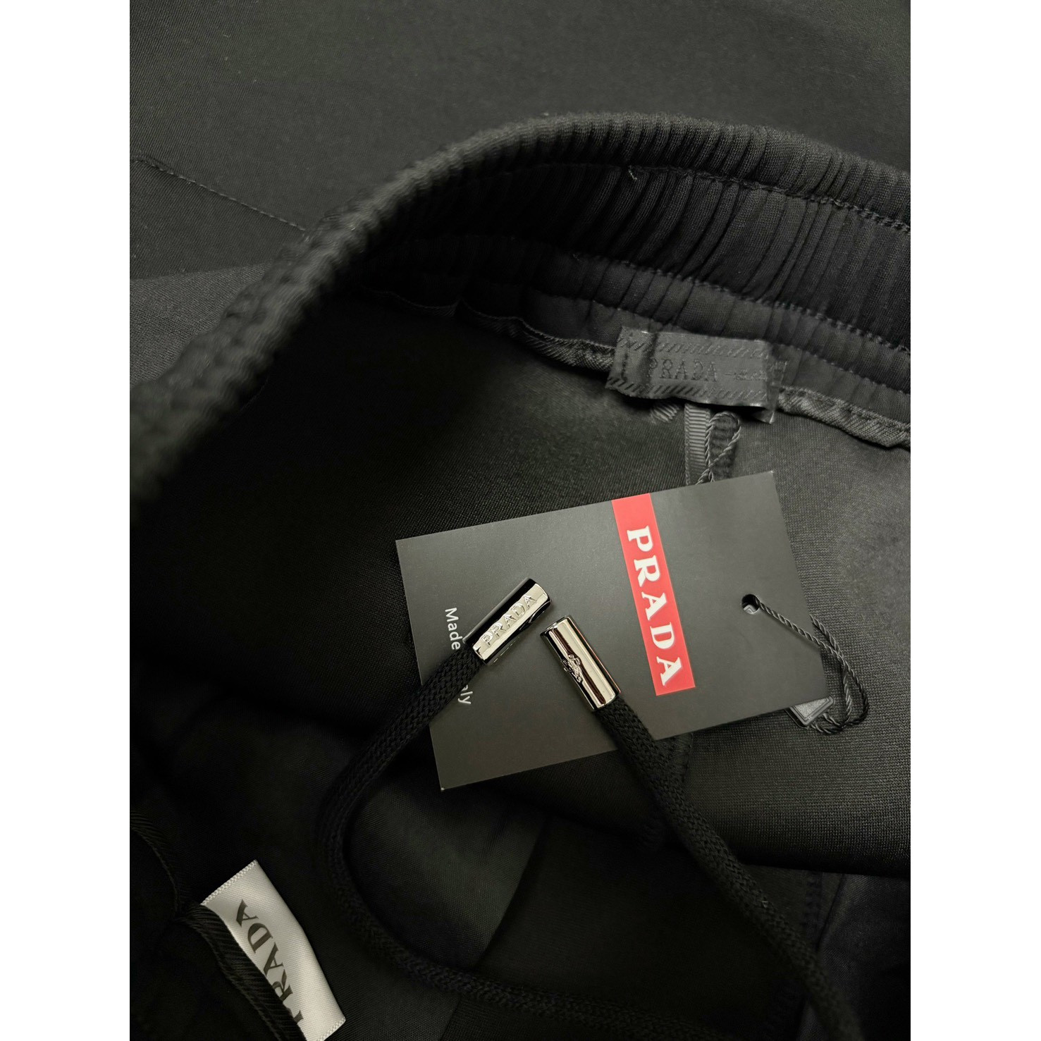 <p>Prada 休闲长裤(黑)</p>