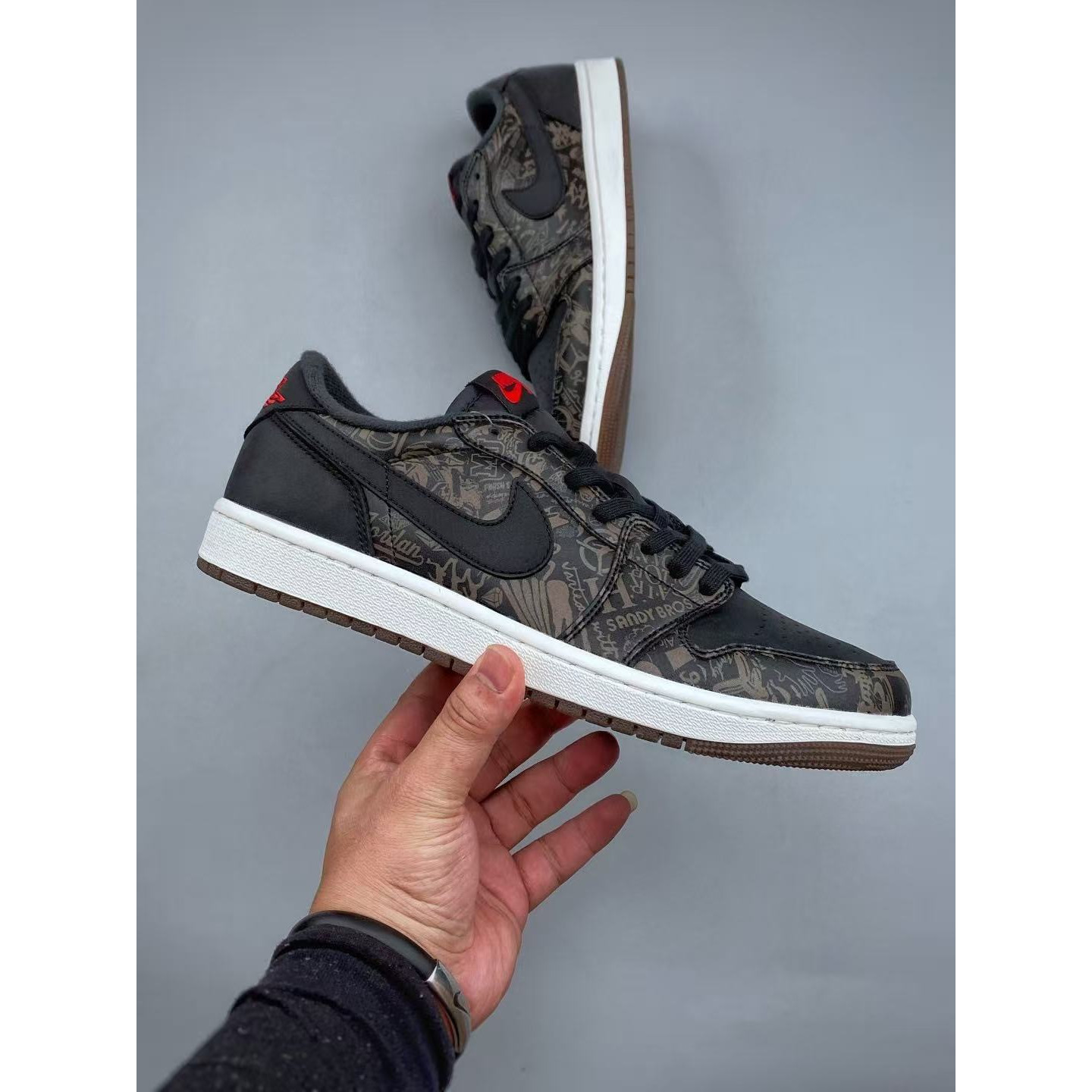 <p>Nike AIR JORDAN 1LOW G &nbsp;AJ1 休闲板鞋(黑)</p>