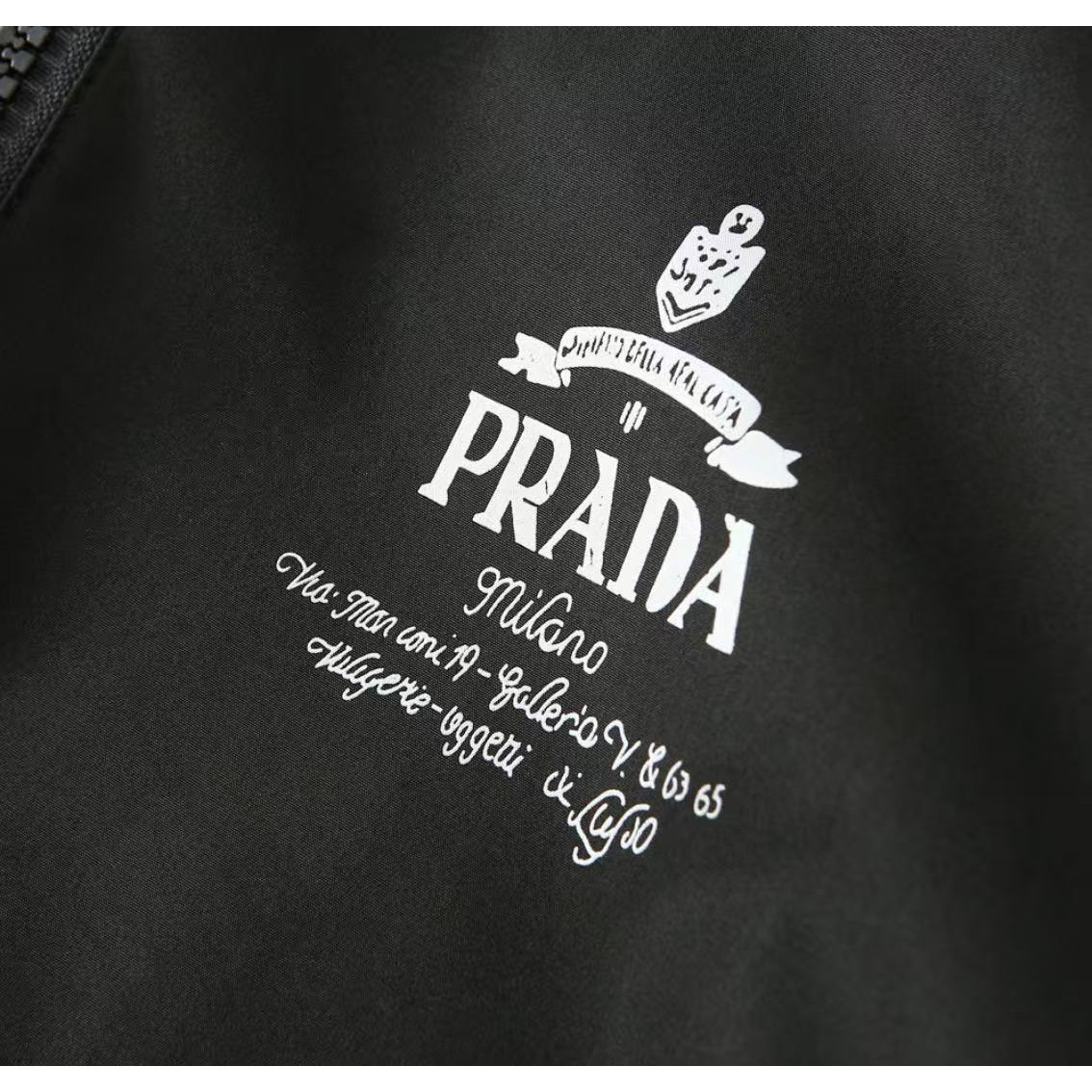 <p>PRADA 男士夹克外套(800814)</p>