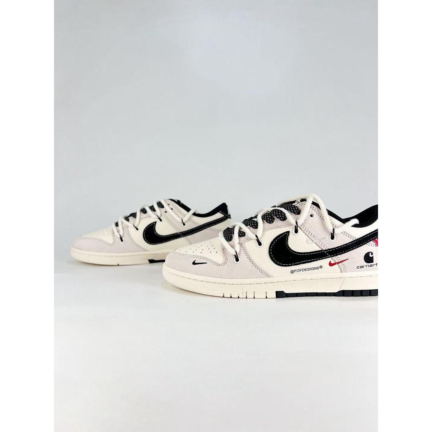 <p>NIKE DUNK SB LOW 全新配色&nbsp;</p>