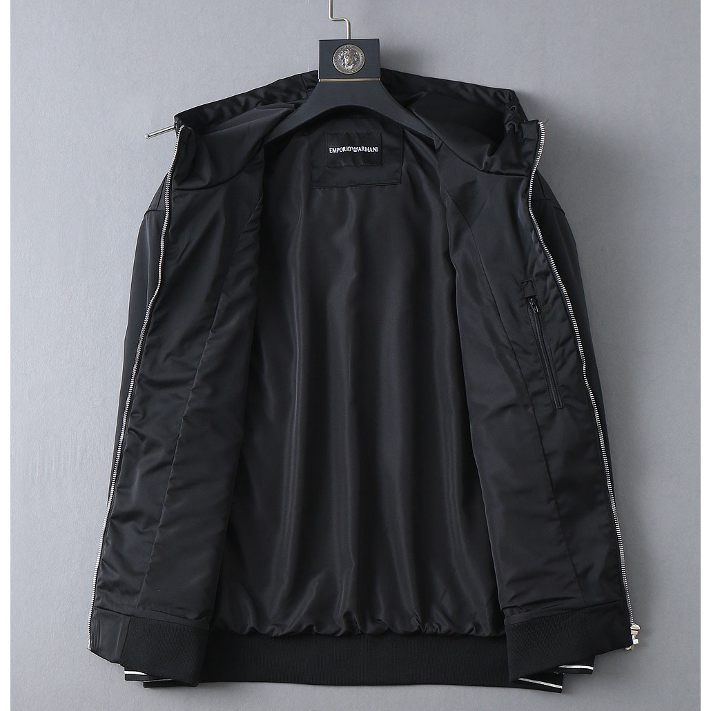 <p>Giorgio_Armani 新款男士夹克外套</p>