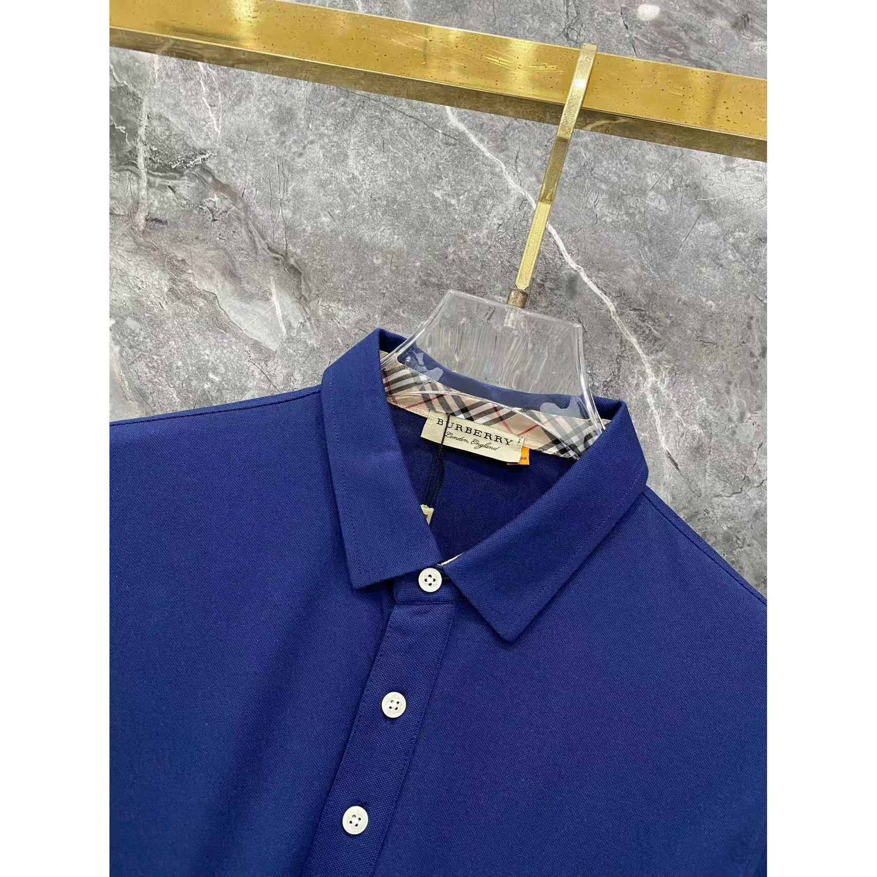 <p>Burberry 秋冬长袖Polo(782978)</p>