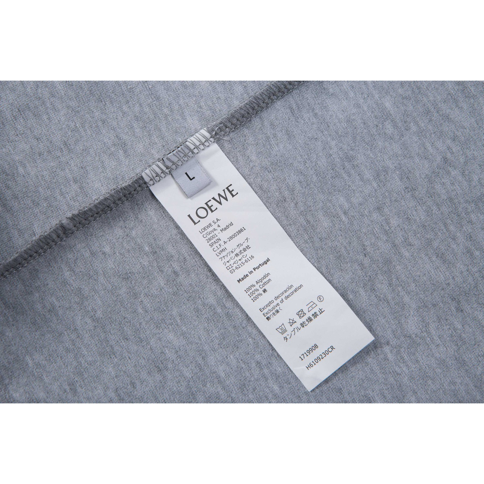 <p>LOEWE &nbsp;logo绣花短袖T恤(灰)</p>