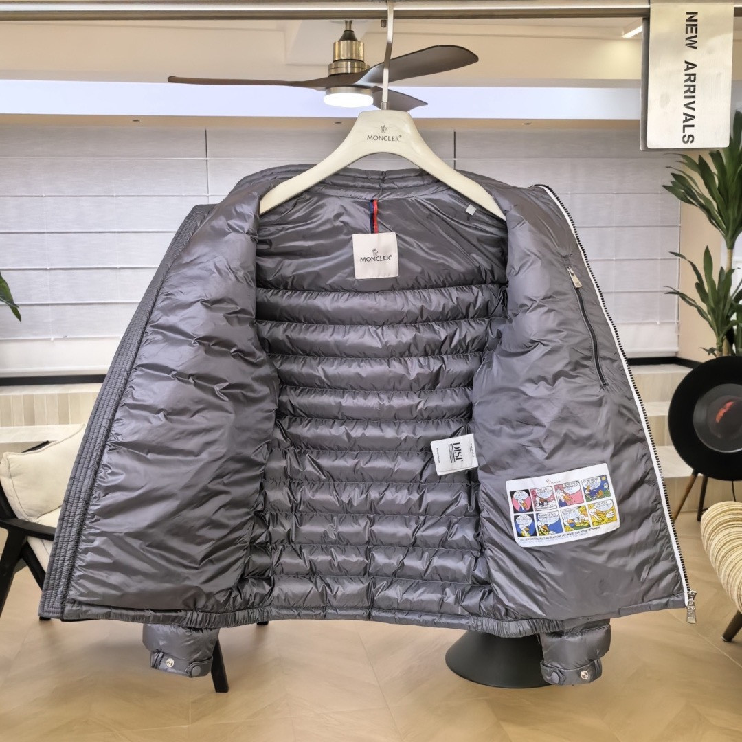 <p>Moncler 原单鹅绒羽絨服(灰)</p>
