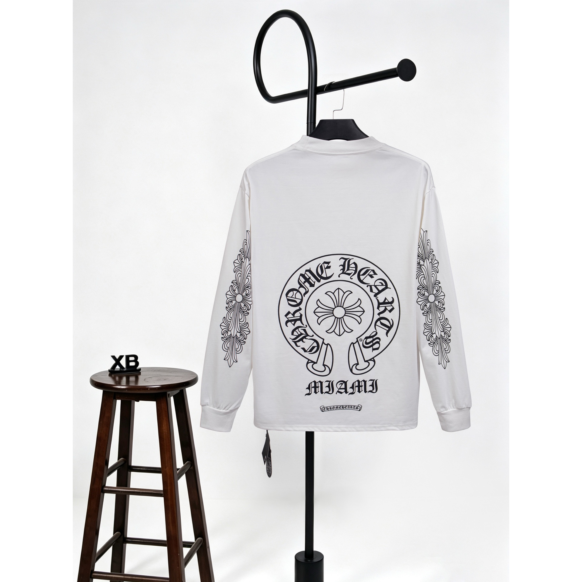 <p>CHROME HEARTS 东京限定长袖T (X489白)</p>