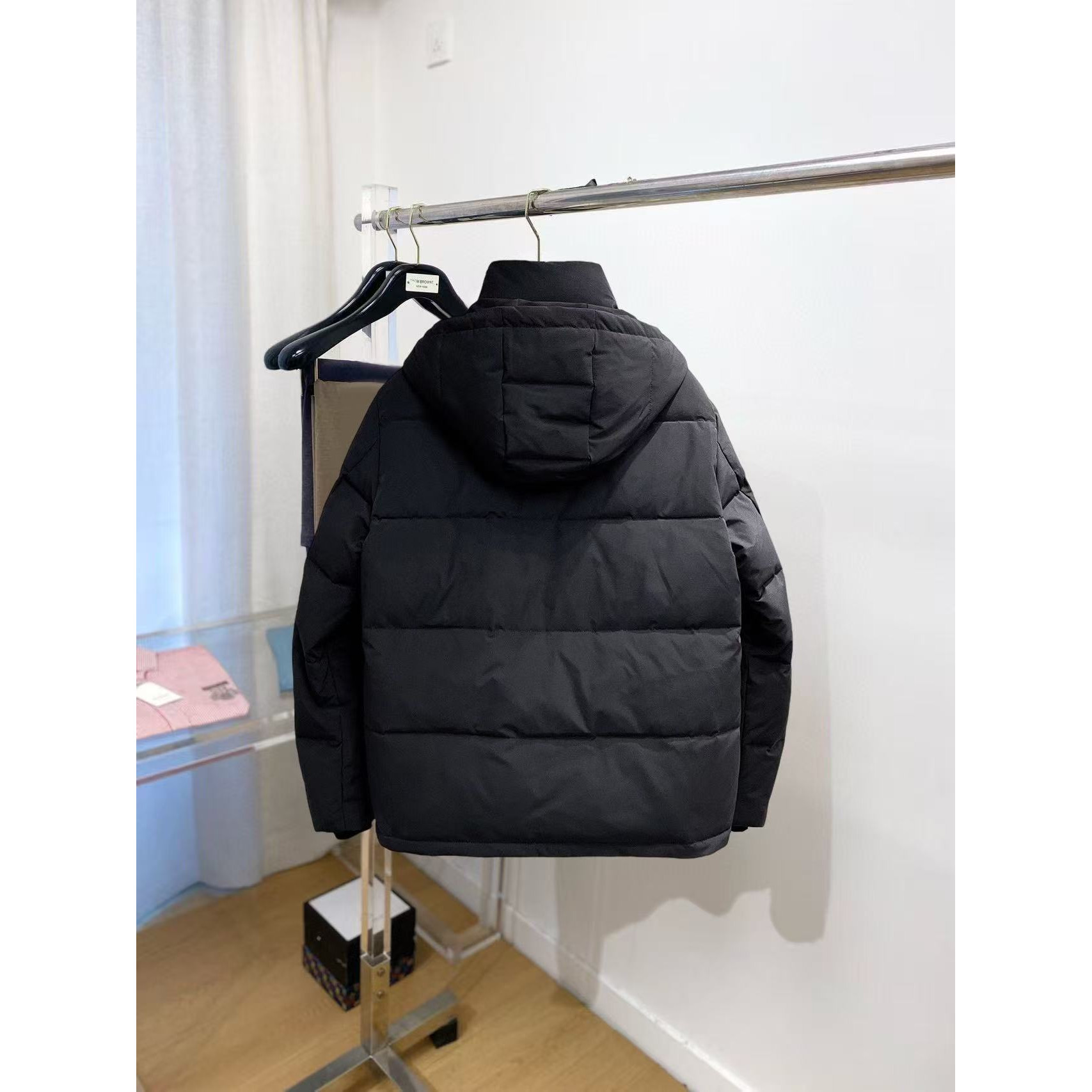 <p>PRADA 秋冬新款羽绒服(黑)</p>