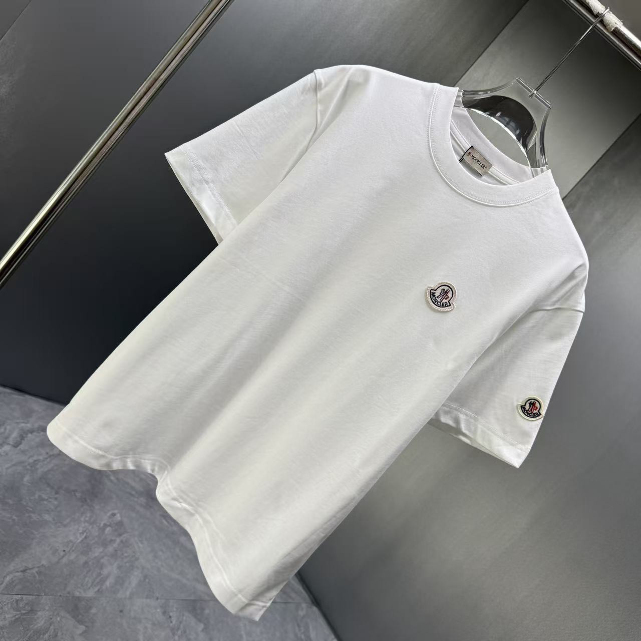 <p>Moncler 短袖T恤(白)</p>