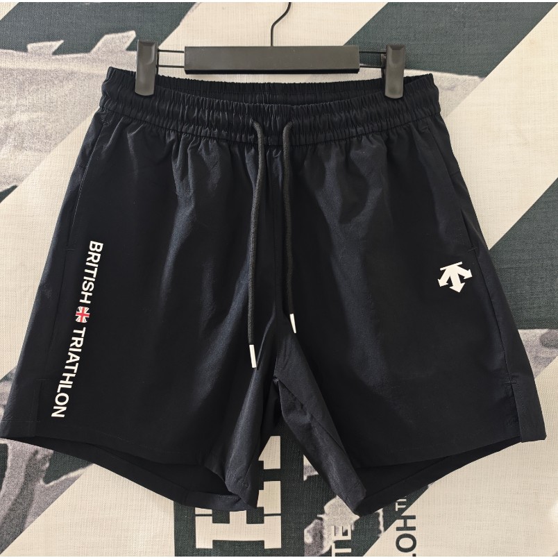 <p>DESCENTE 運動速乾短褲</p>