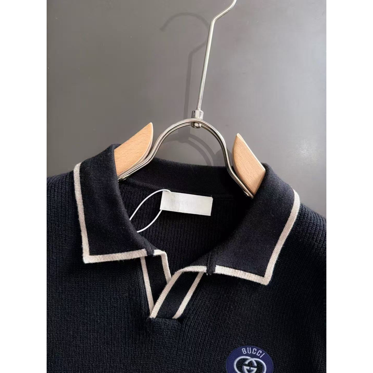 <p>GUCCI&nbsp;秋冬官网最新毛衣(黑)</p>