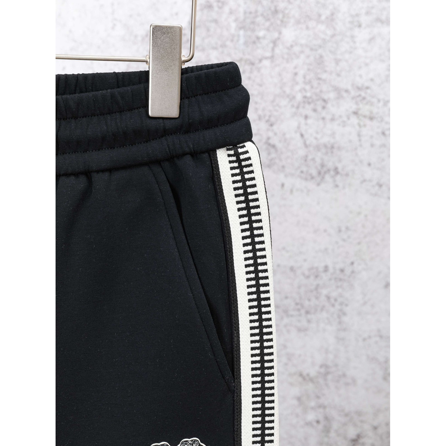 <p>Balenciaga 直筒休閒褲(黑色)</p>