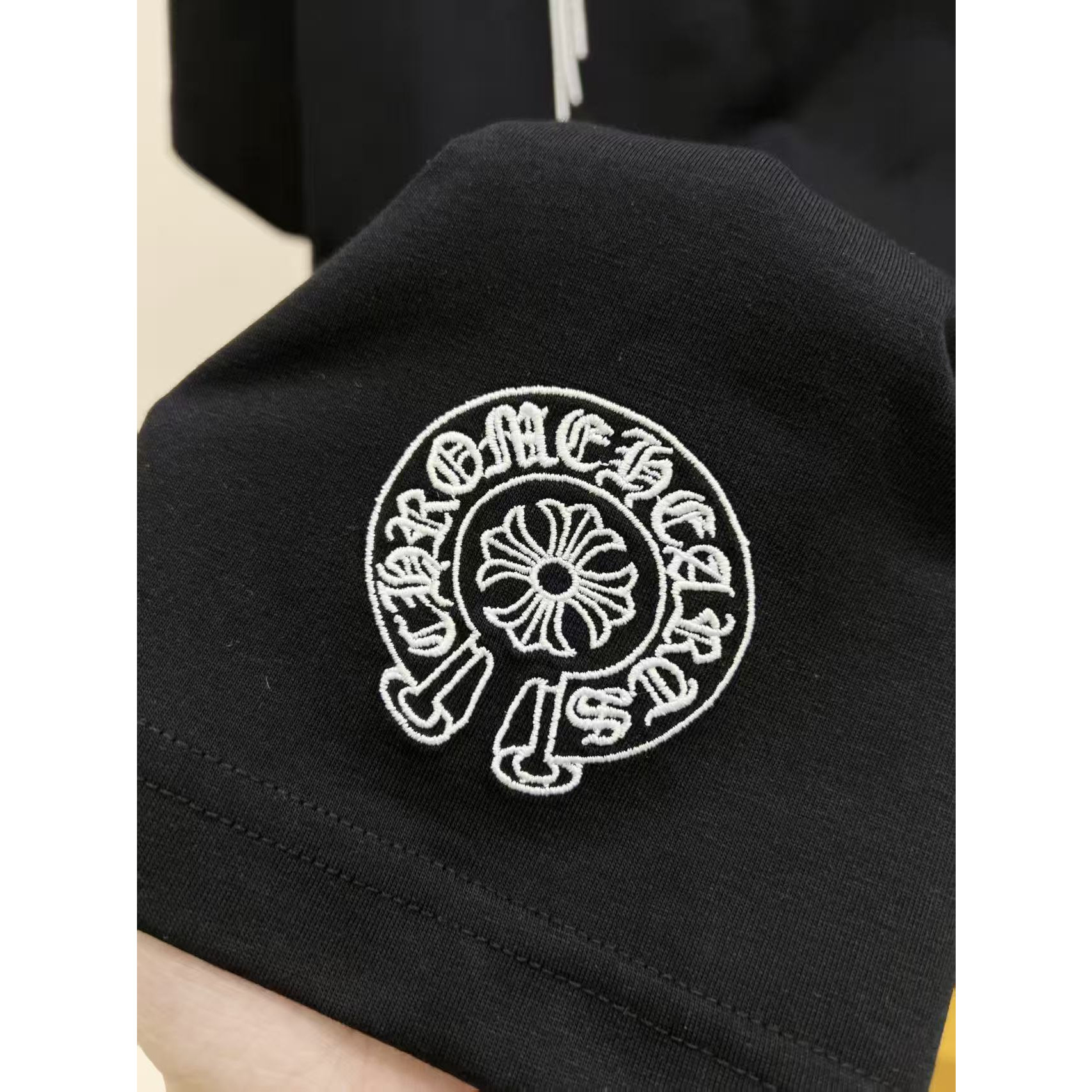 <p>CHROME HEARTS&nbsp;春夏新款T恤(黑)</p>