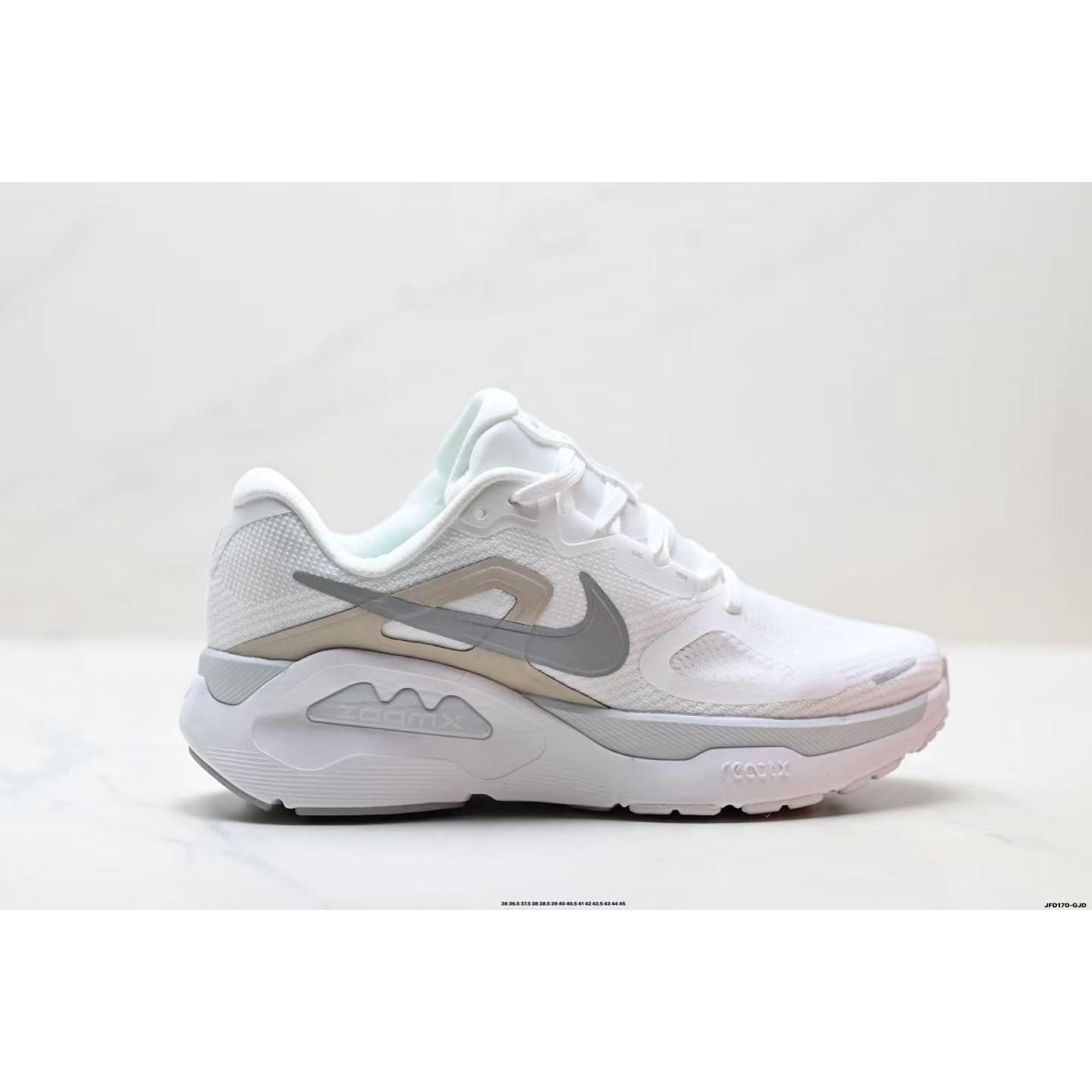 <p>NIKE STRUCTURE PLUS&nbsp; 低帮跑步鞋(白)</p>