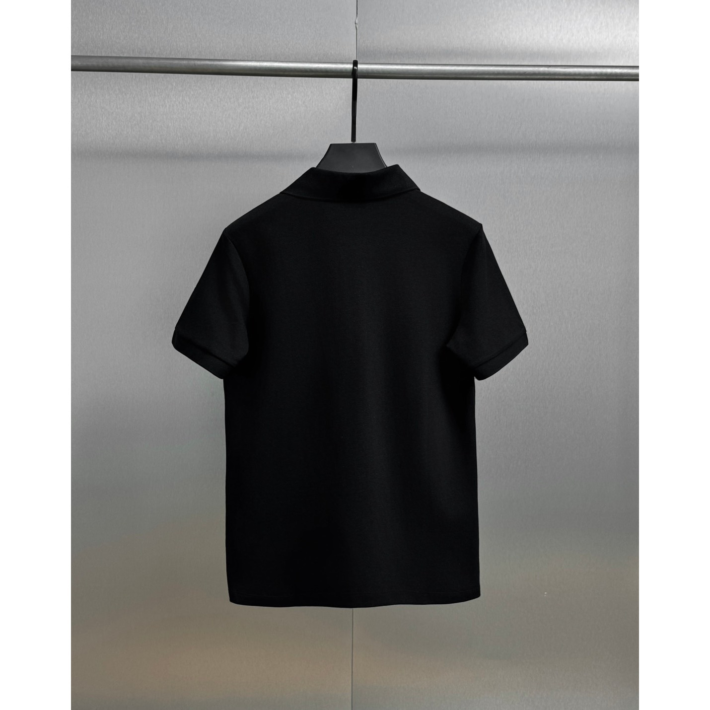 <p>MONCLER&nbsp;短袖翻领polo衫(黑)</p>