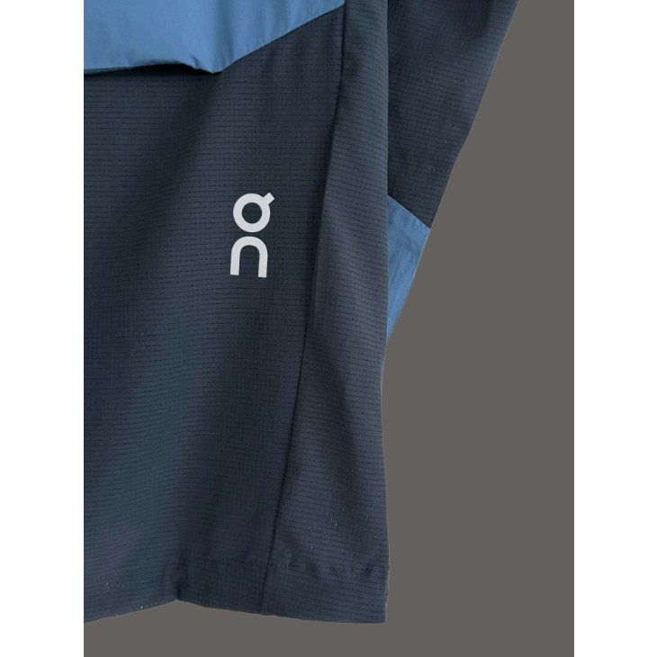 <p>On Weather Jacket Insulated 輕量外套</p>