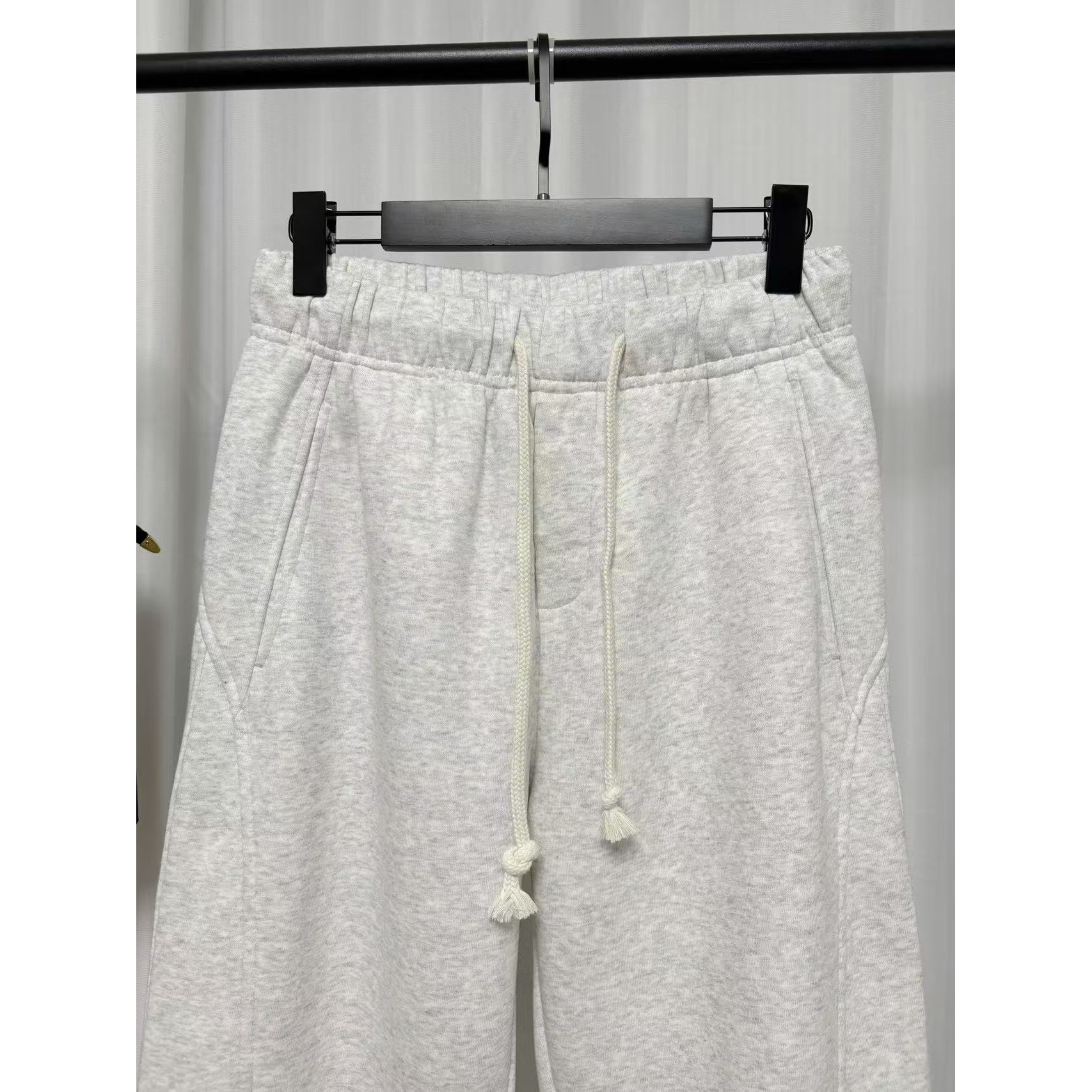 <p>Balenciaga 休闲长裤(白)</p>