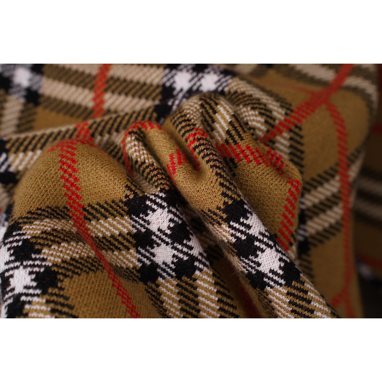 <p>BURBERRY 开衫毛衣(X28)</p>