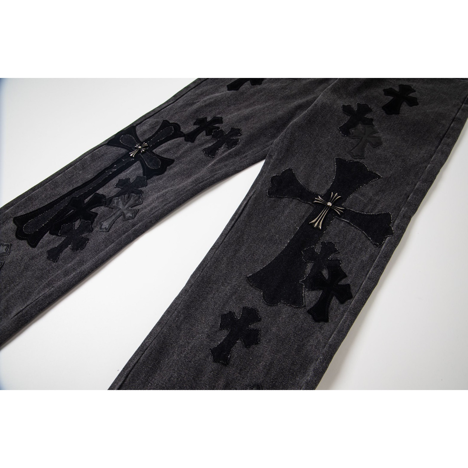 <p>CHROME HEARTS 黑色拼多黑皮大魔王牛王牛仔裤(1769#)</p>