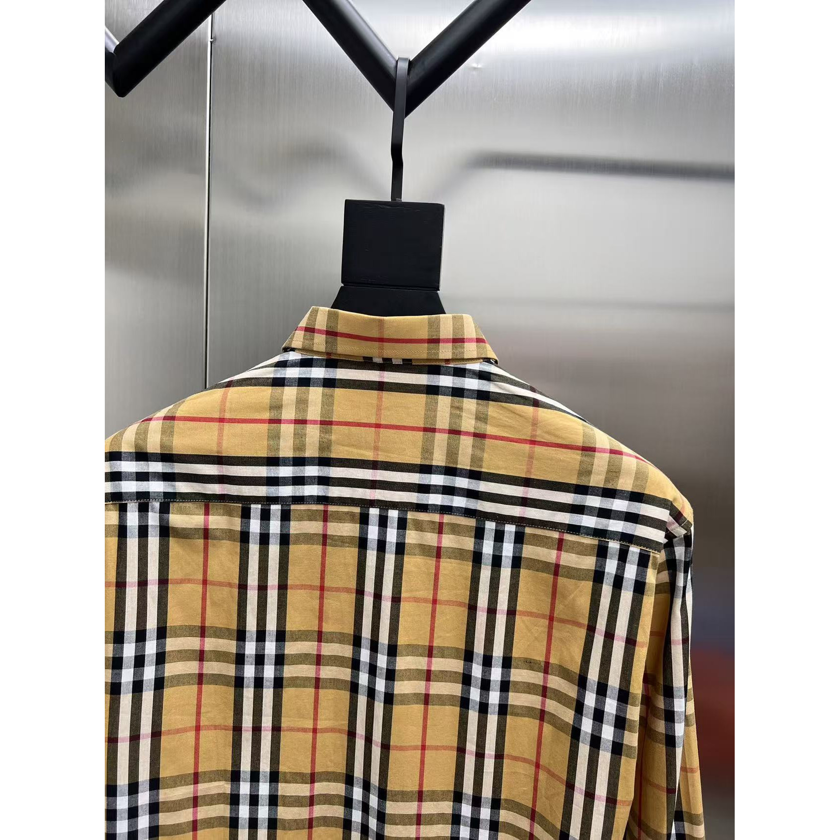 <p>Burberry 长袖衬衫(783229)</p>