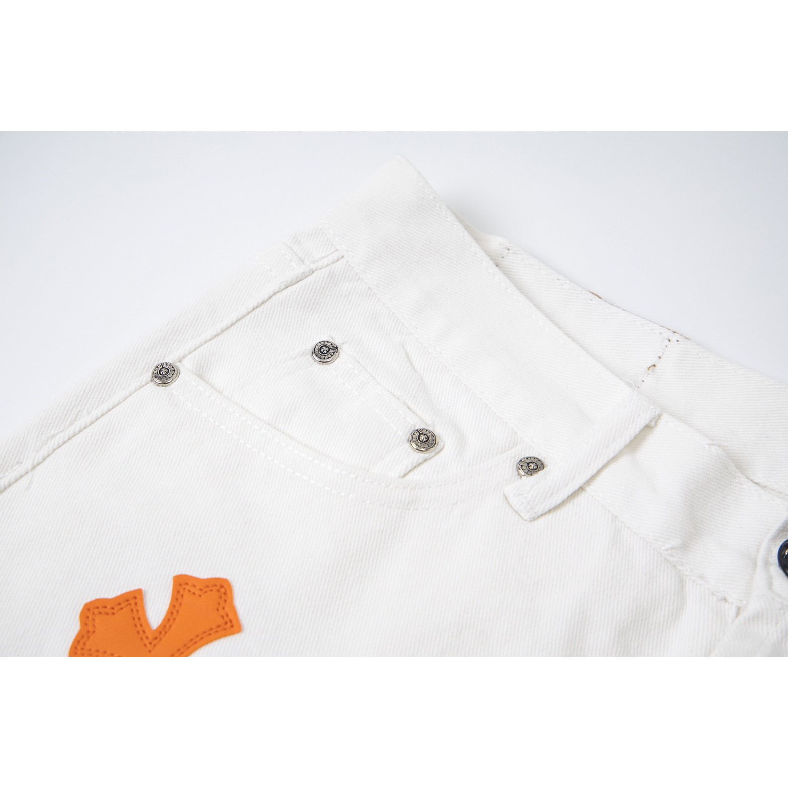 <p>CHROME HEARTS 橙色蓝豹纹牛仔裤(1740#)</p>