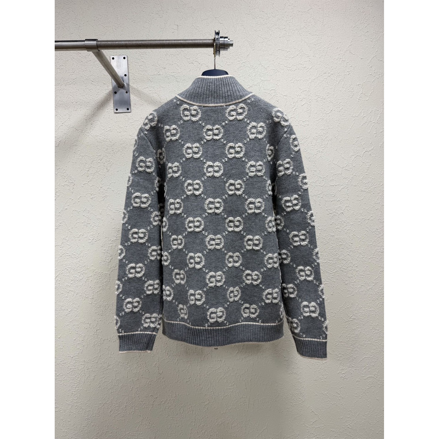 <p>Gucci 经典双G满印针织开衫</p>