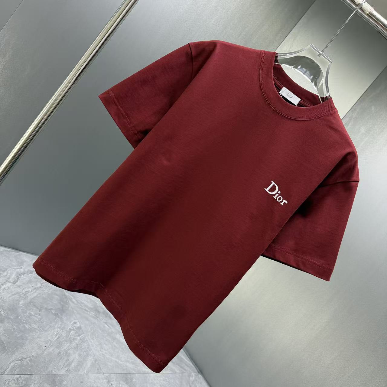 <p>DIOR 短袖T恤(紅)</p>
