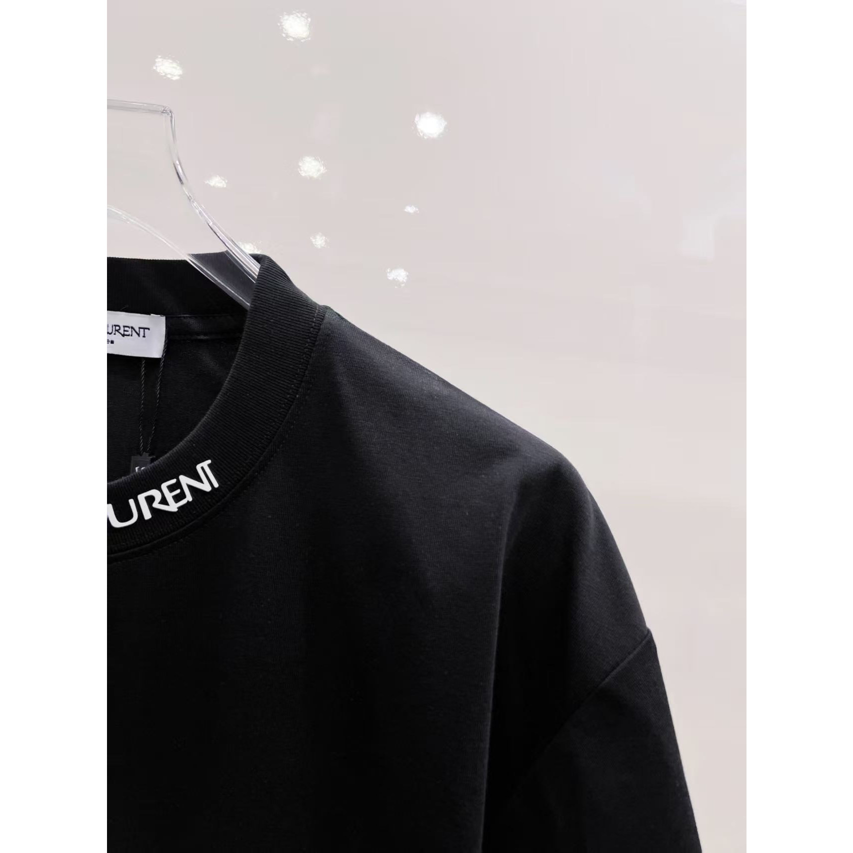 <p>YSL logo图案短袖(黑)</p>